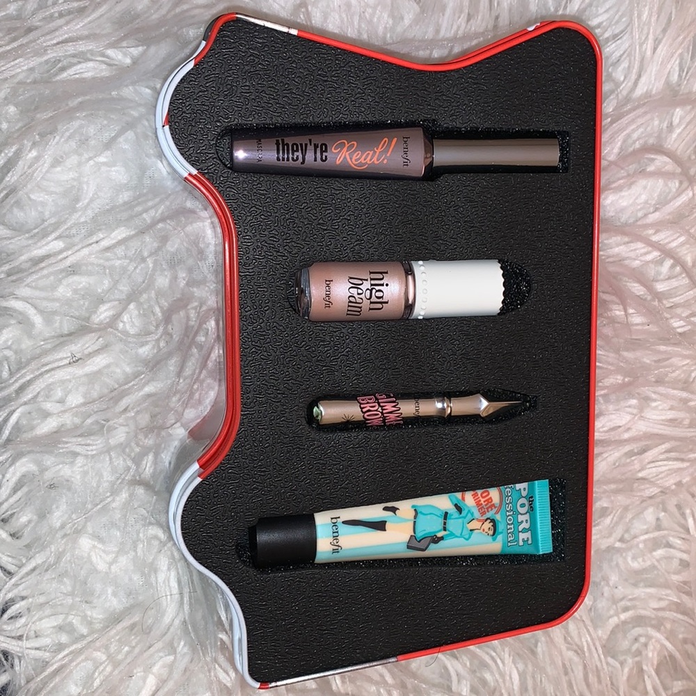 Benefit Makeup Set ✨